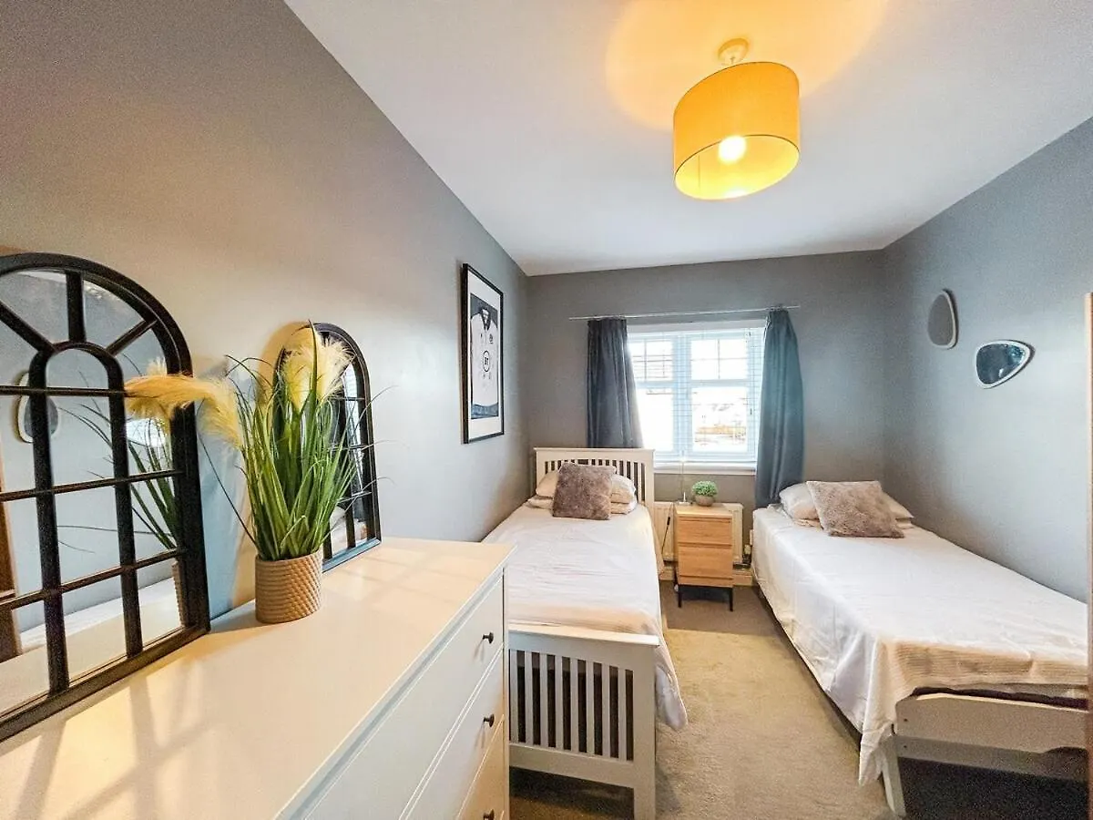 Luxury Large Family Home In Edinburgh