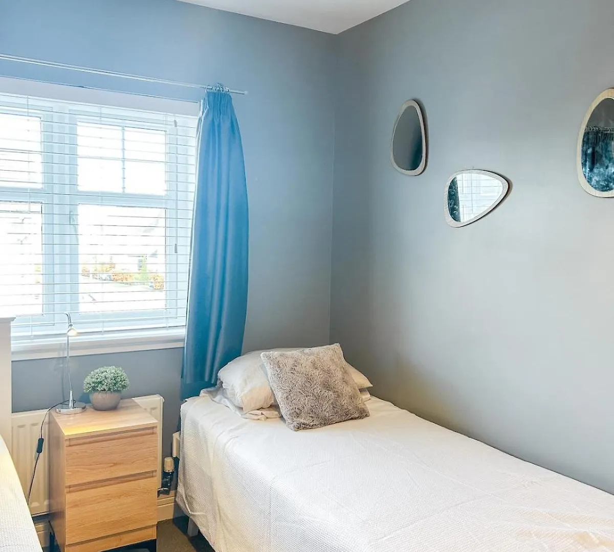 Luxury Large Family Home In Edinburgh 0*,