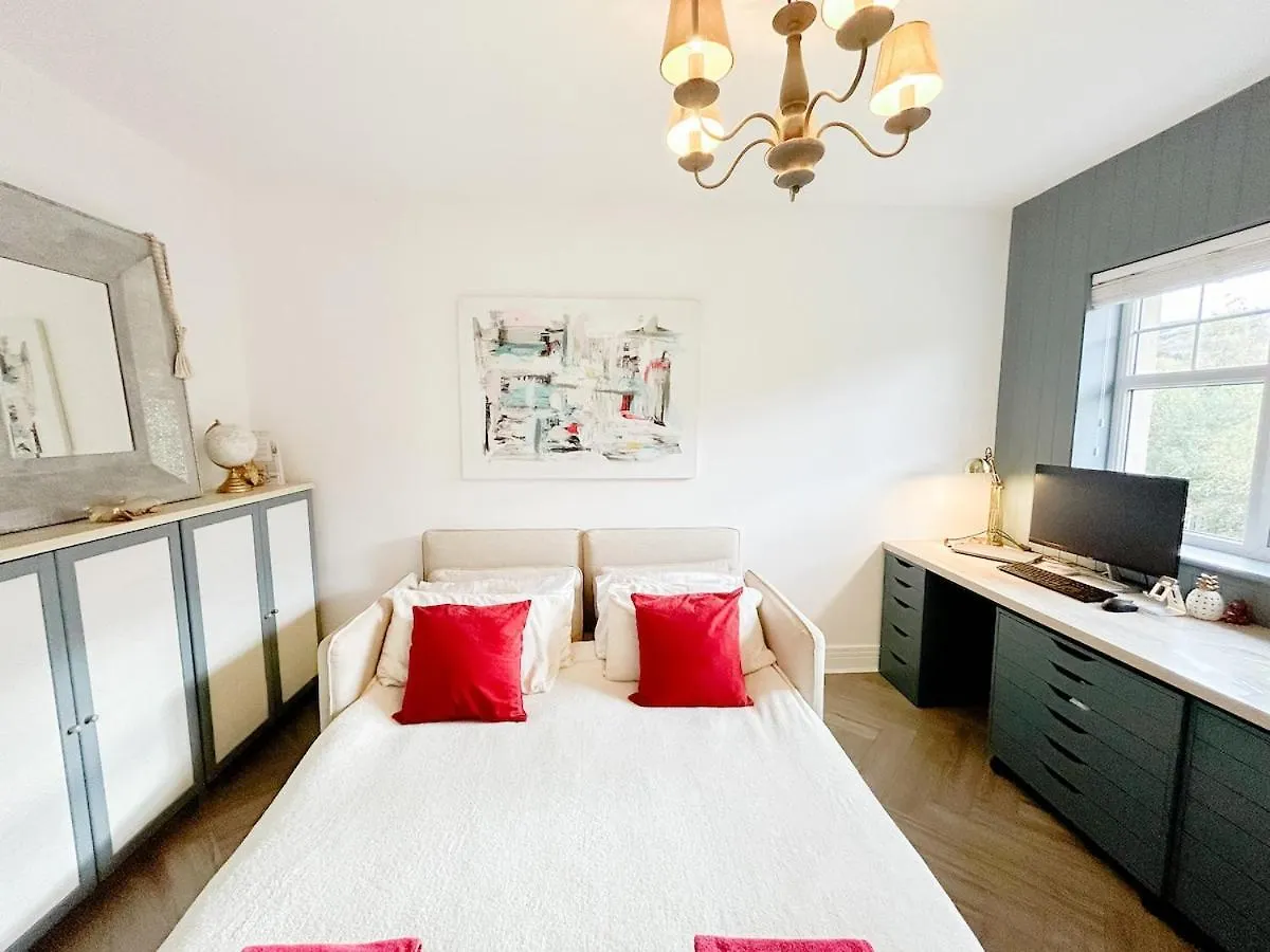 Luxury Large Family Home In אדינבורו 0*,